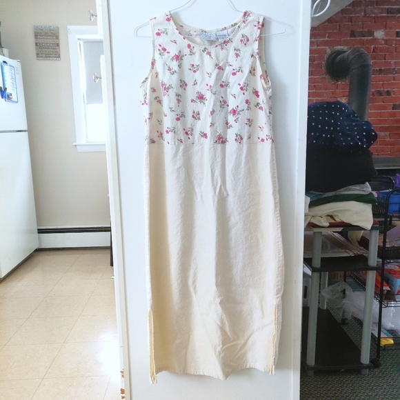 Dresses & Skirts - 🦋 VINTAGE Cottagecore Cream Floral Linen Dress L